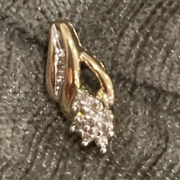 14K Gold Vermeil and CZ Pendant - Picture 2 of 3